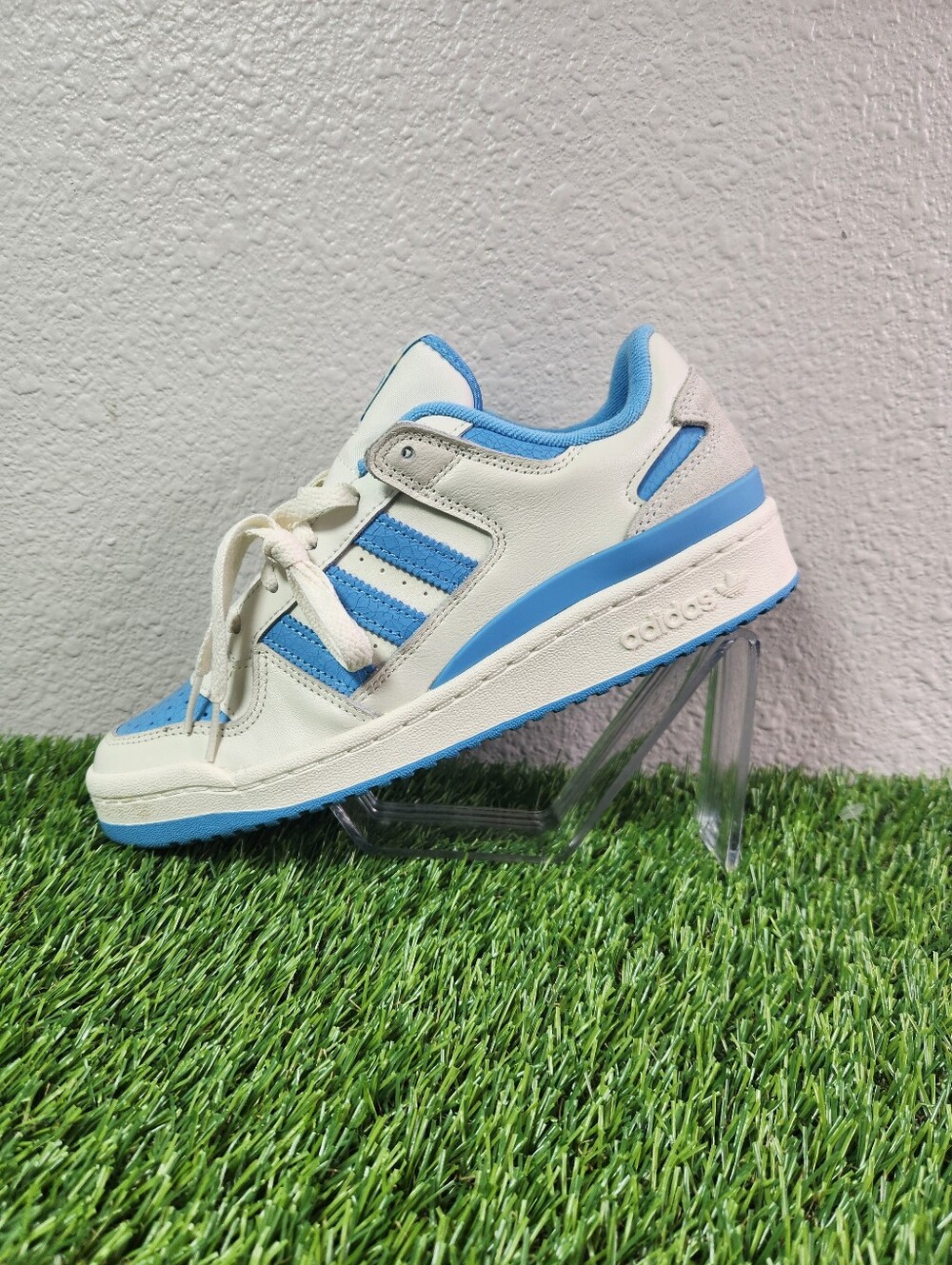 Adidas Forum CL Low Ivory Semi Blue Burst Men Size 7.5/ Wmn's Size 9